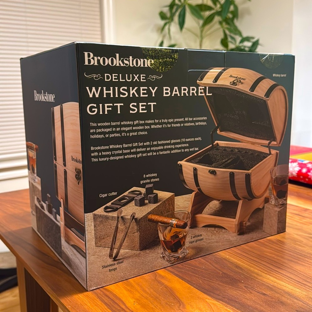 Brookstone Deluxe Whiskey Barrel Gift Set (15 pcs)